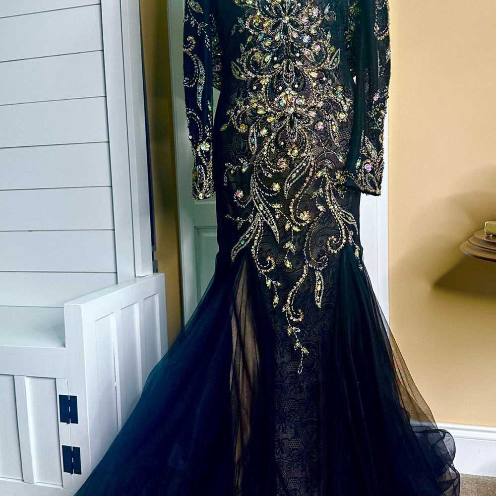 Mac Duggal Black and Cream Designer Gown